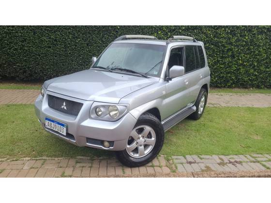 MITSUBISHI PAJERO TR4 2.0 4X4 16V 140CV FLEX 4P AUTOMÁTICO MITSUBISHI PAJERO TR4 2.0 4X4 16V 140CV FLEX 4P AUTOMÁTICO